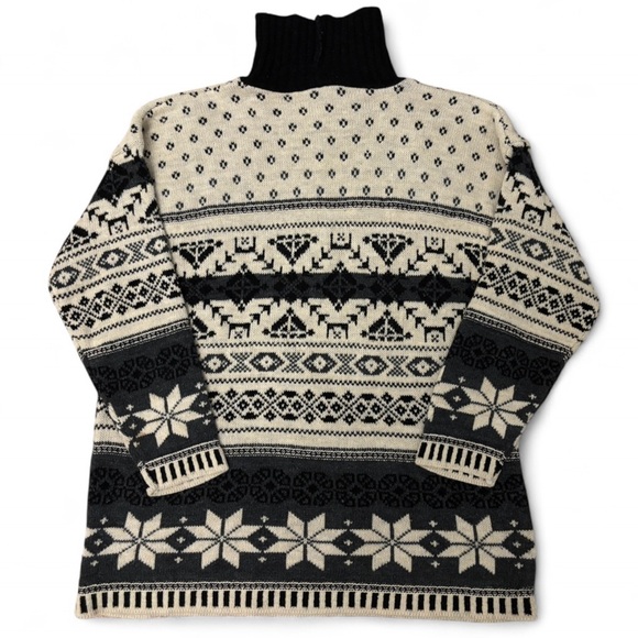 Basic Editions Vintage Men’s Patterned Turtleneck Sweater - Picture 3 of 6